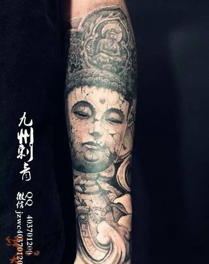 石雕小臂纹身图片
