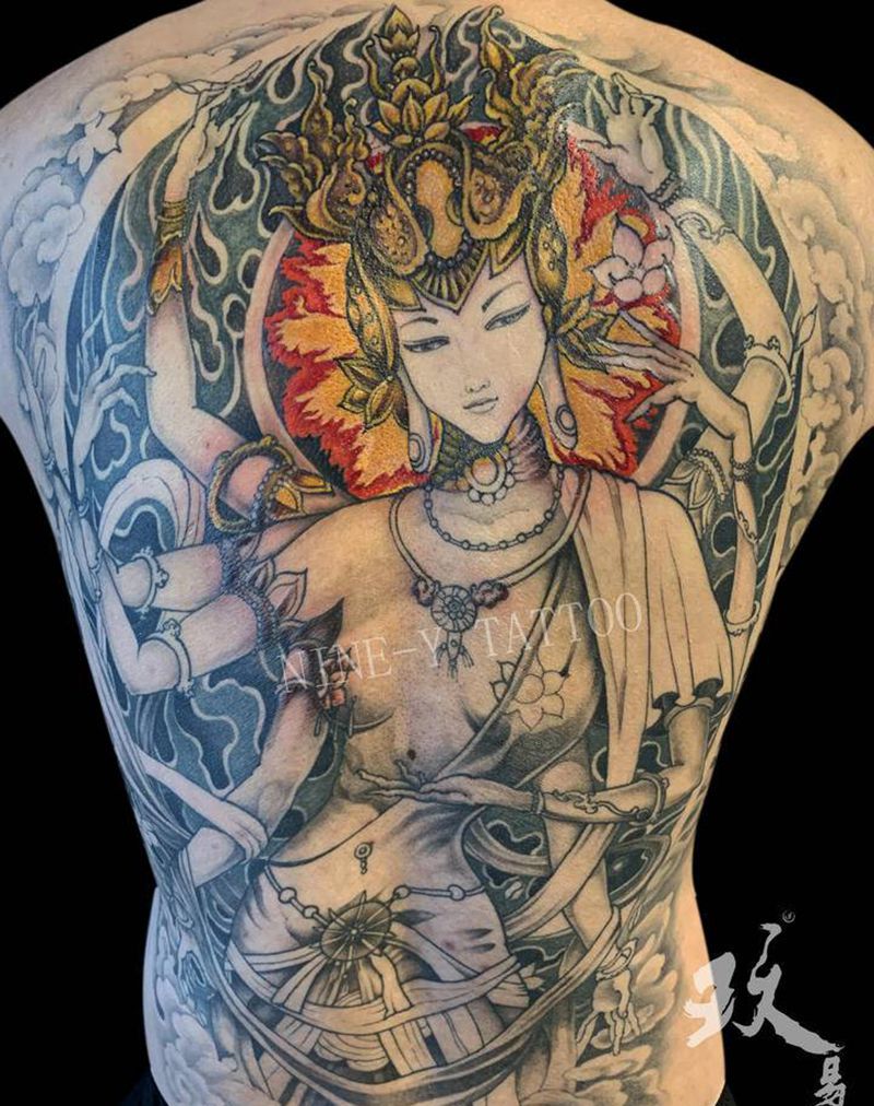 度母纹身图片_背部新传统纹身图案