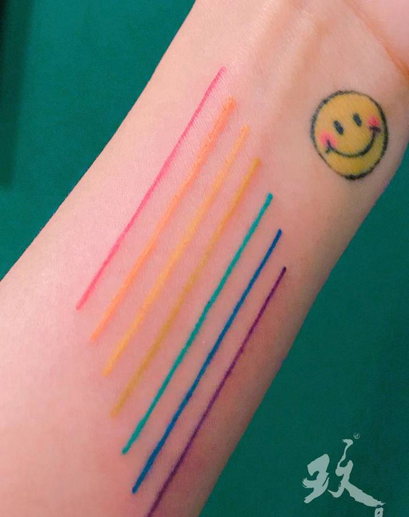 彩虹纹身图片_手臂New School几何纹身图案