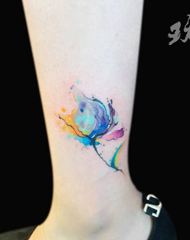 水彩小花纹身图片_腿部水彩纹身图案