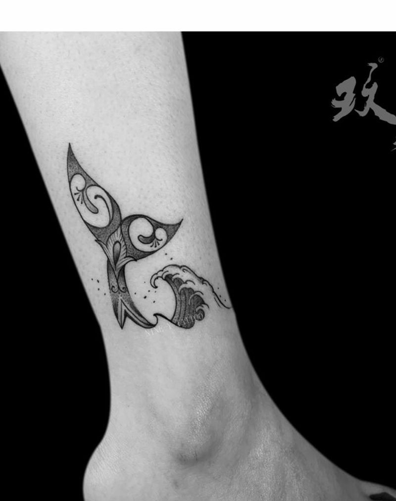 有故事的尾巴纹身图片_腿部几何纹身图案