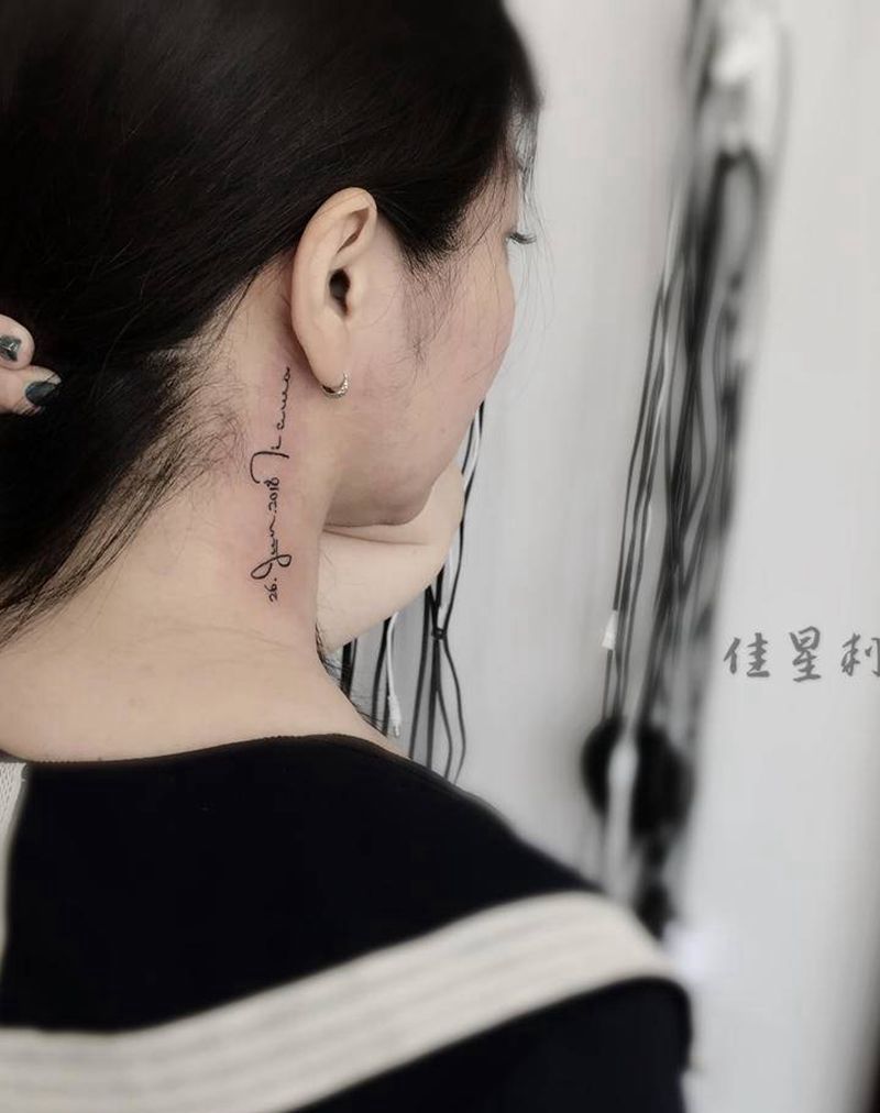 字母纹身图片_颈部花体字纹身图案