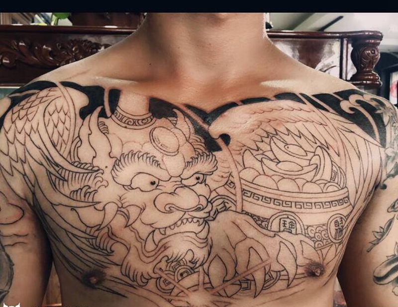 招财貔貅纹身图片_胸部新传统纹身图案