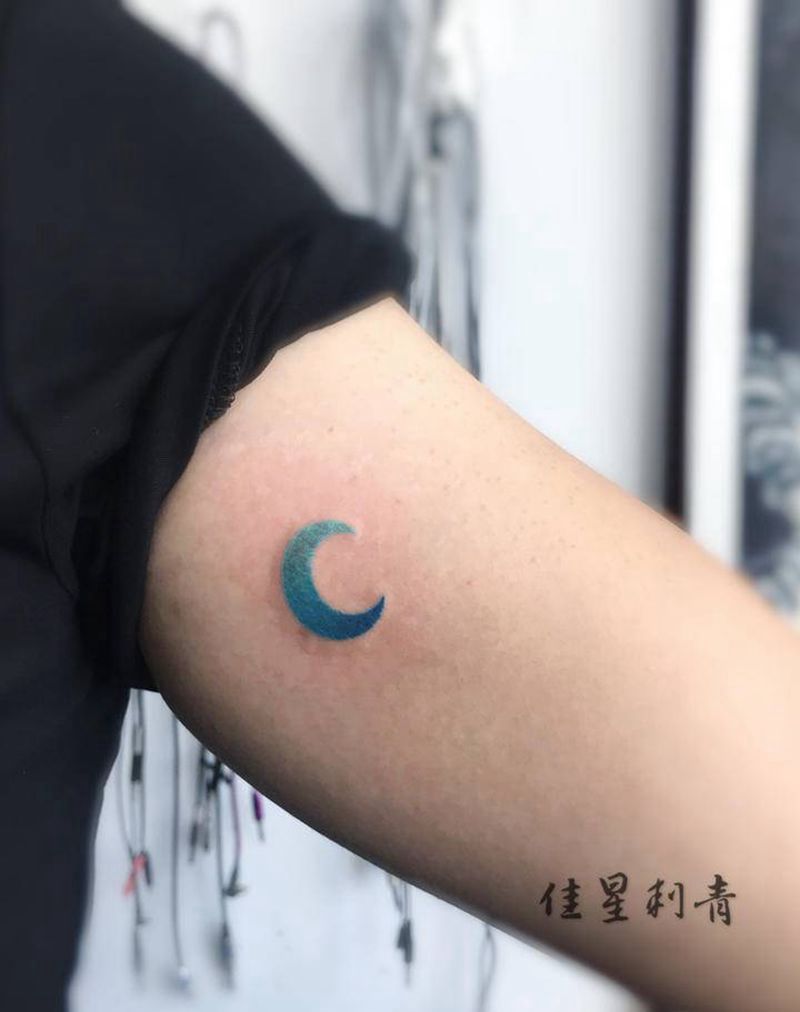月亮纹身图片_手臂月亮纹身图案