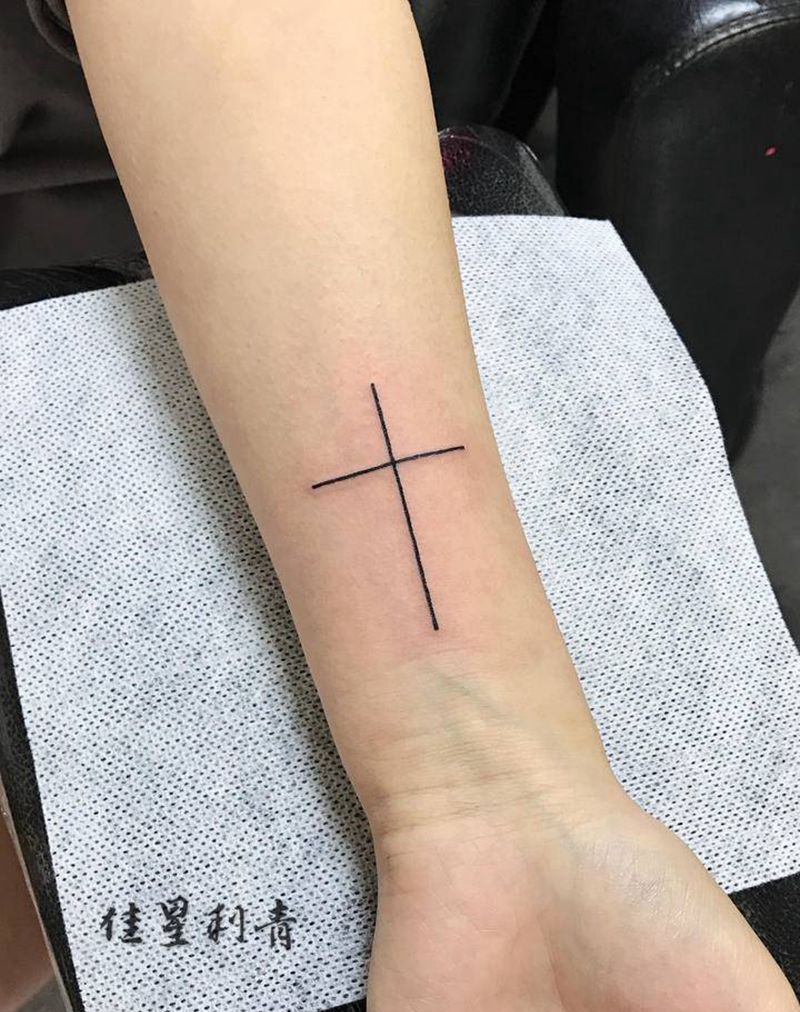 基本功纹身图片_手臂十字架纹身图案