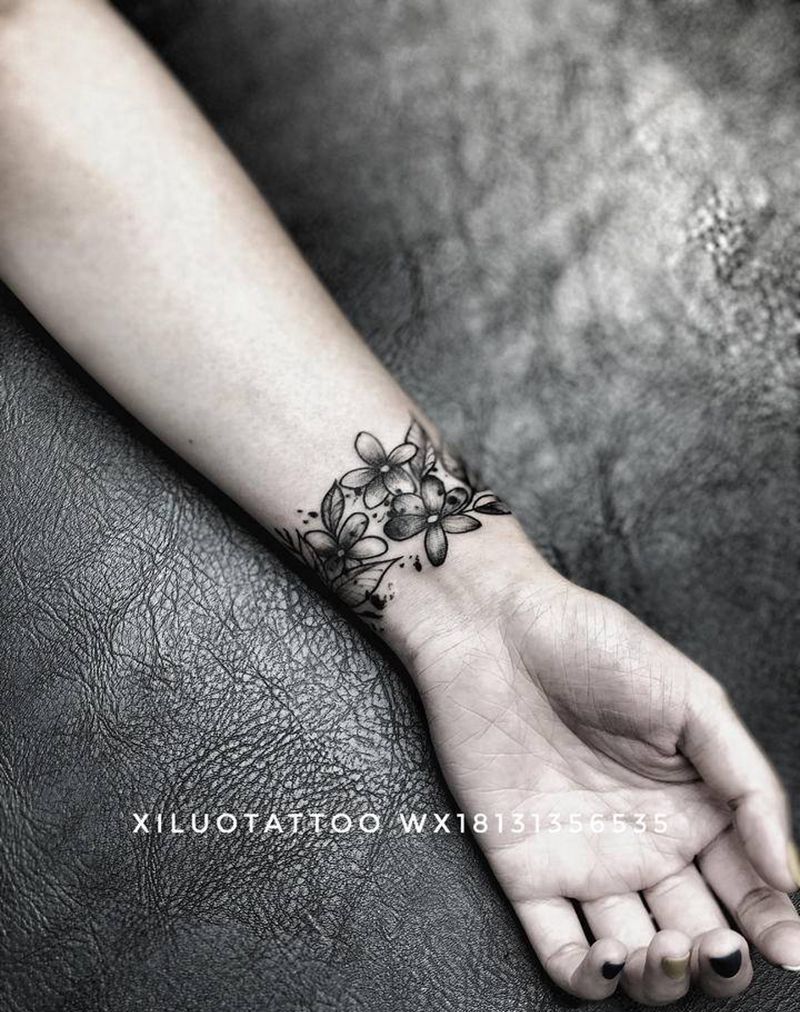 素花臂环纹身图片_手臂纹身图案