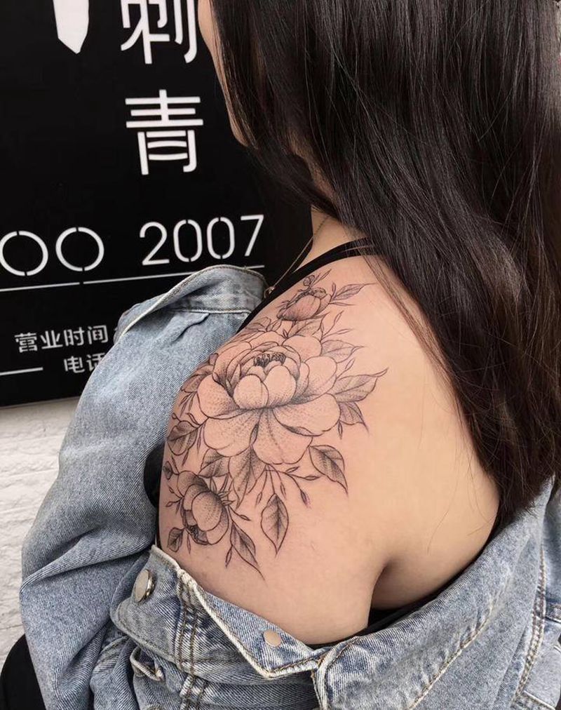 素花纹身图片_肩部纹身图案