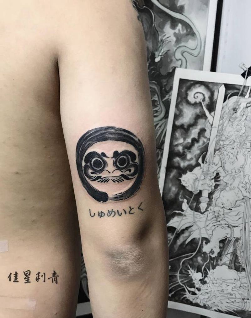 达摩纹身图片_手臂水墨纹身图案