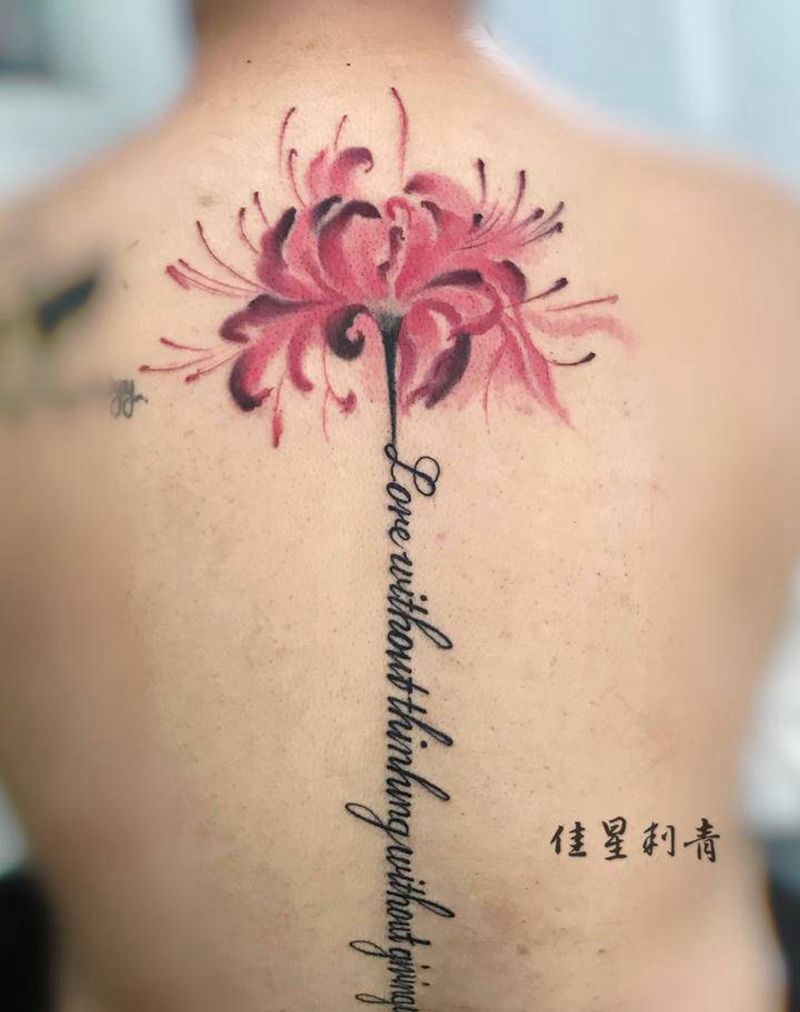 彼岸花纹身图片_背部水墨纹身图案