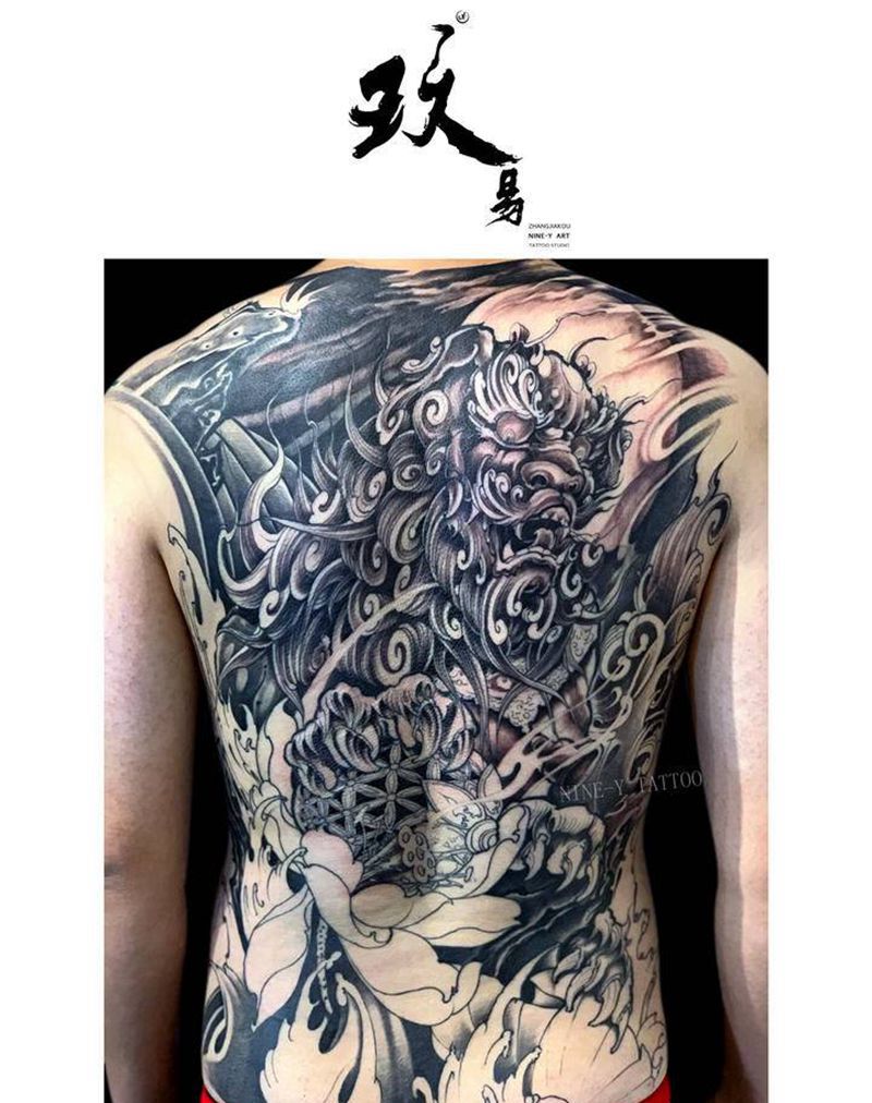 唐狮纹身图片_背部新传统纹身图案