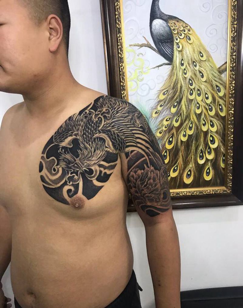 凤凰半甲纹身图片_胸部肩部纹身图案