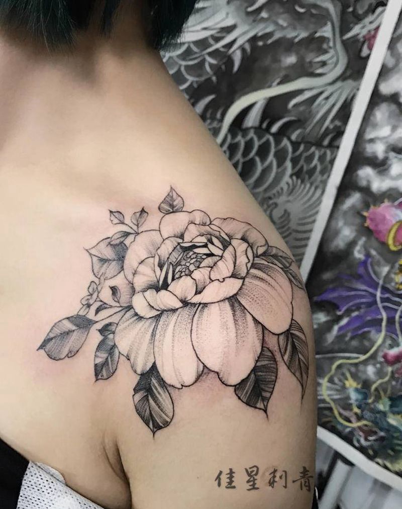 素花纹身图片_肩部点刺素花纹身图案