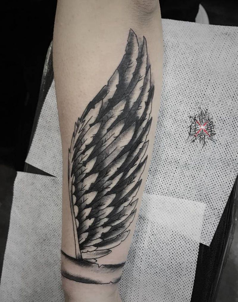 翅膀纹身图片_手臂纹身图案