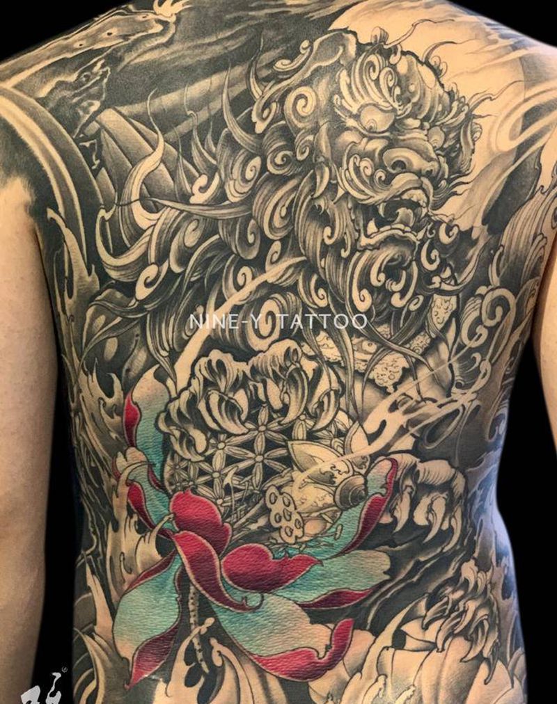 新传统唐狮子未完纹身图片_背部新传统纹身图案