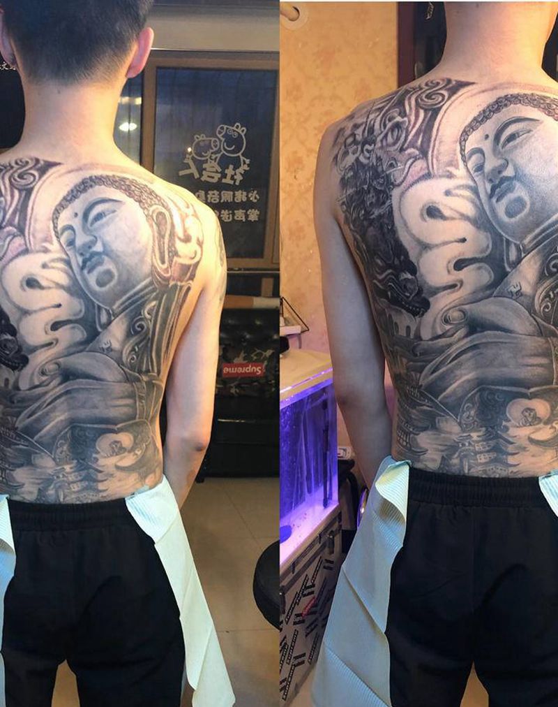 满背佛纹身图片_背部腰部老传统纹身图案