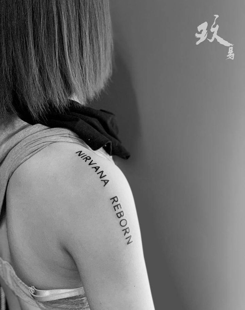 英文纹身图片_肩部纹身图案