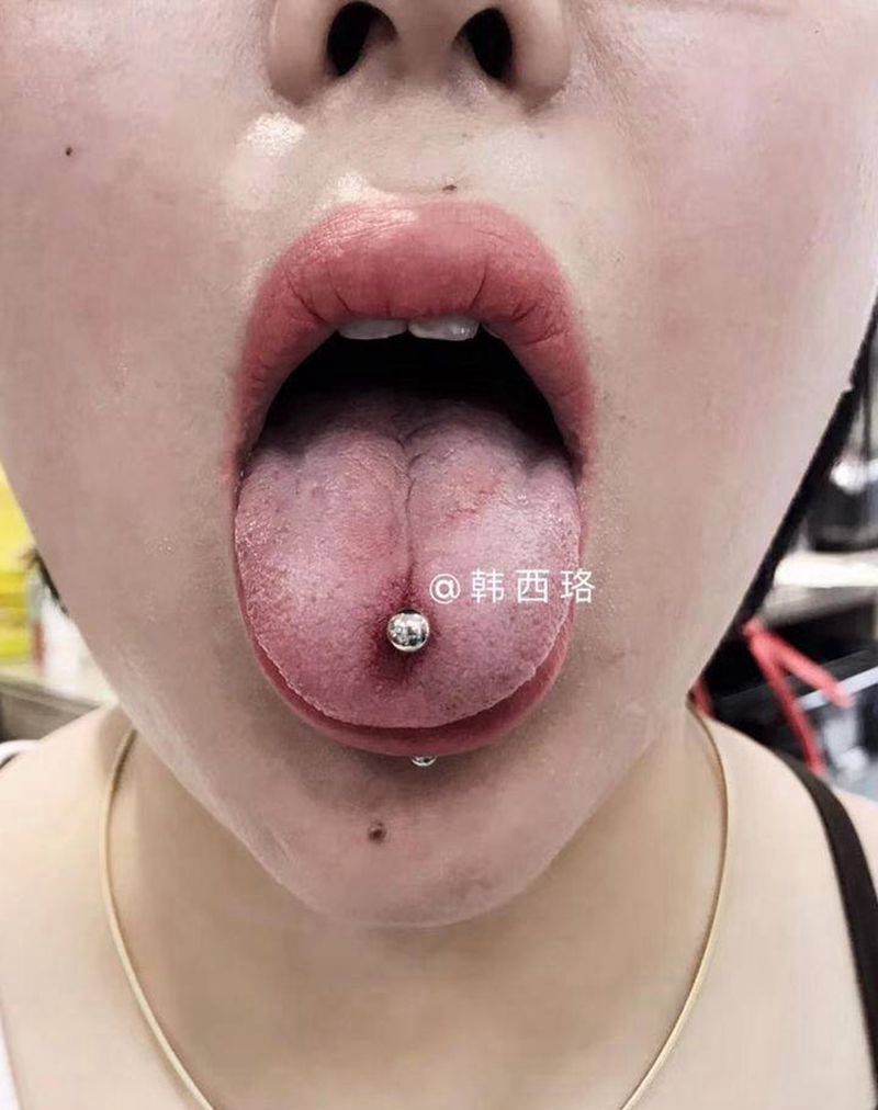 舌钉｜唇钉纹身图片_穿孔纹身图案