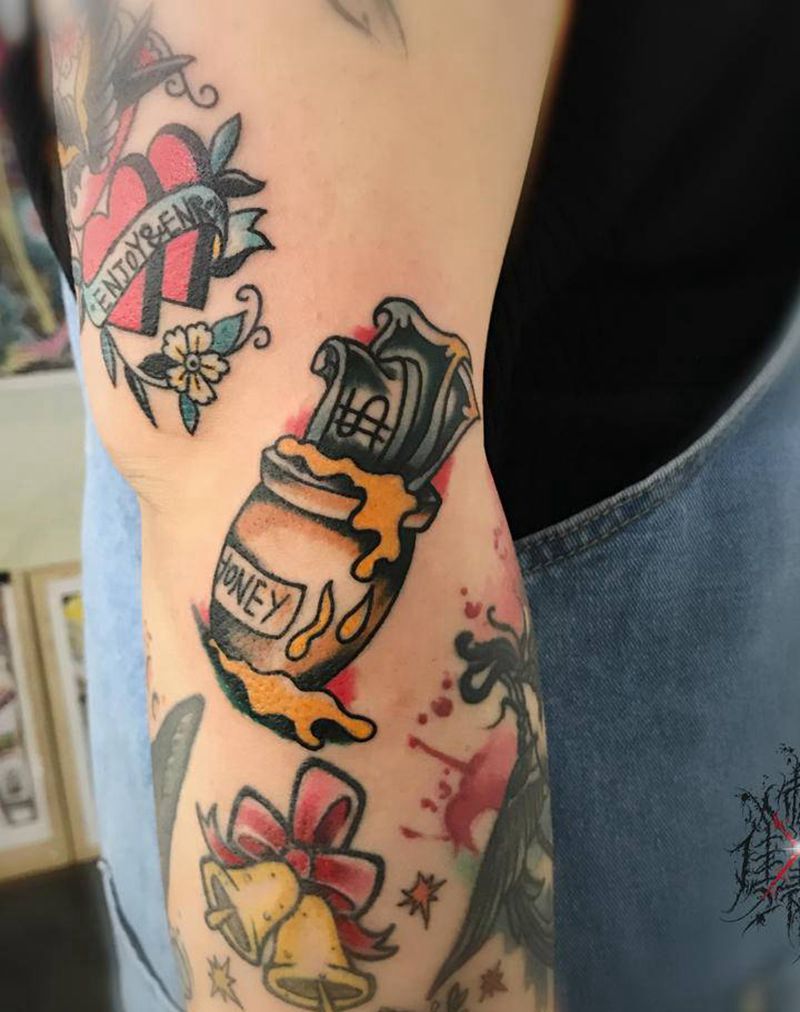 两个小图纹身图片_手臂Old School纹身图案