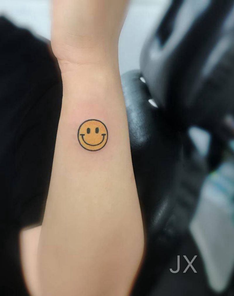 笑脸   英文纹身图片_手臂纹身图案