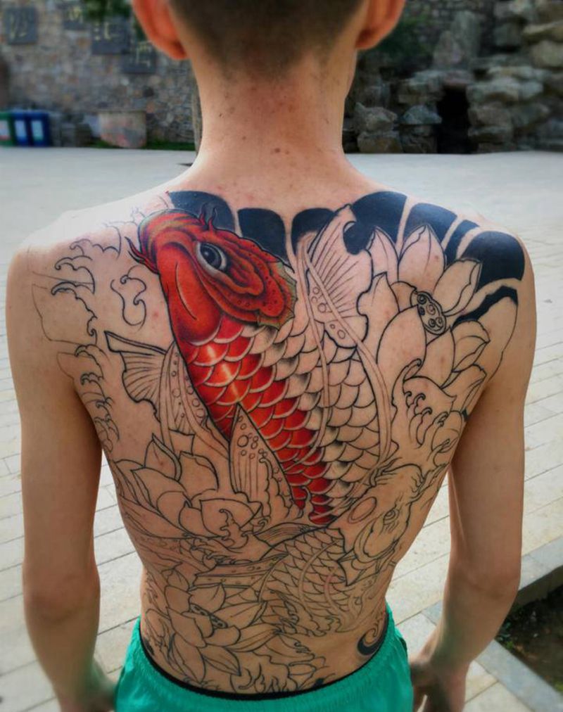 招财锦鲤鲤鱼纹身图片_背部手臂纹身图案