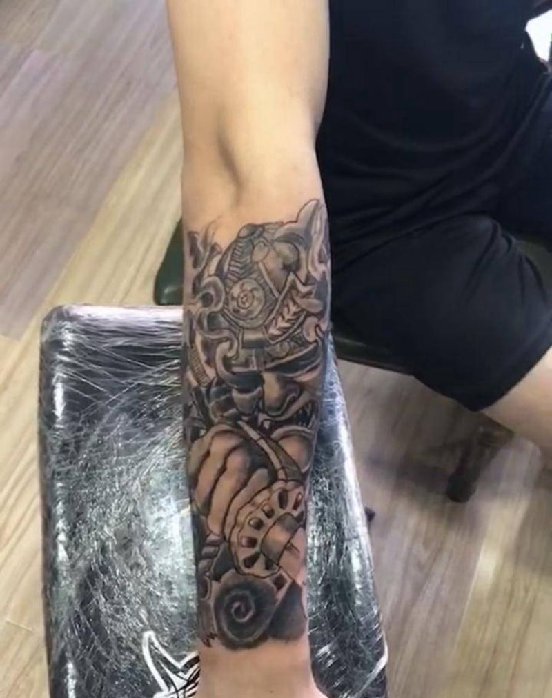 鬼武士纹身图片_手部手臂纹身图案