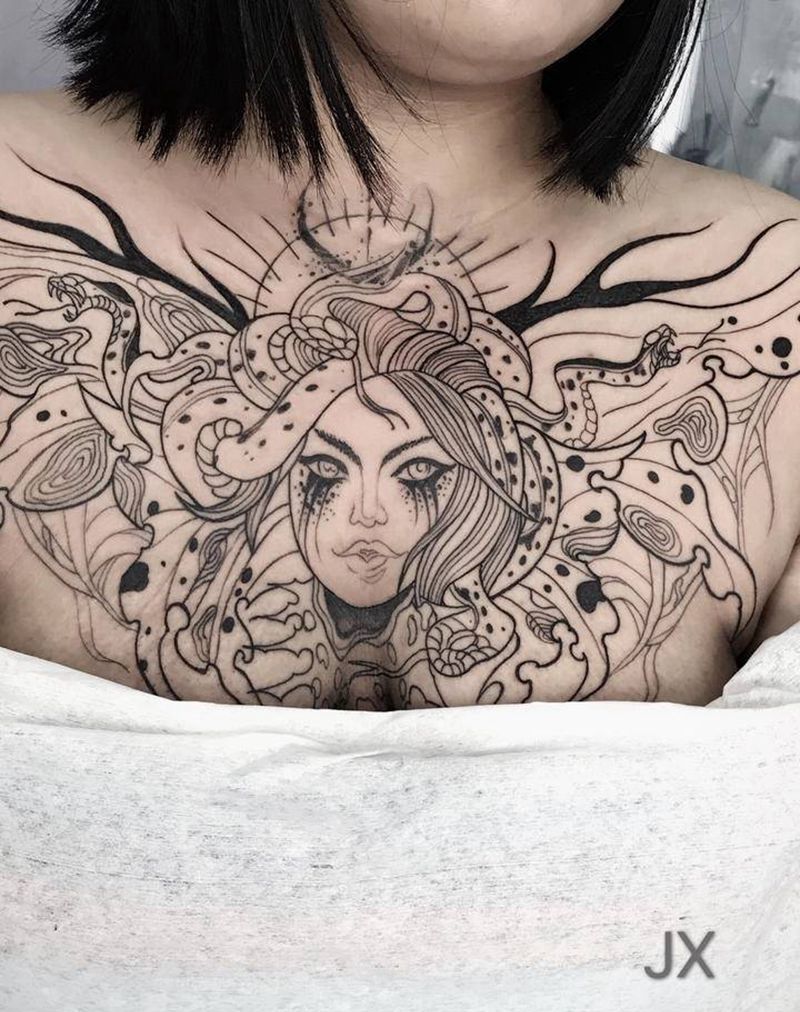 美杜莎未完纹身图片_胸部纹身图案