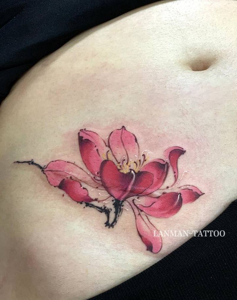 荷花疤痕遮盖纹身图片_腹部纹身图案