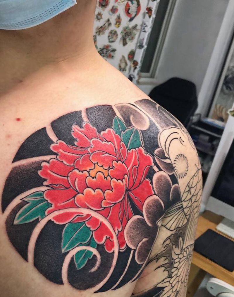 半甲胸口纹身图片_胸部老传统纹身图案