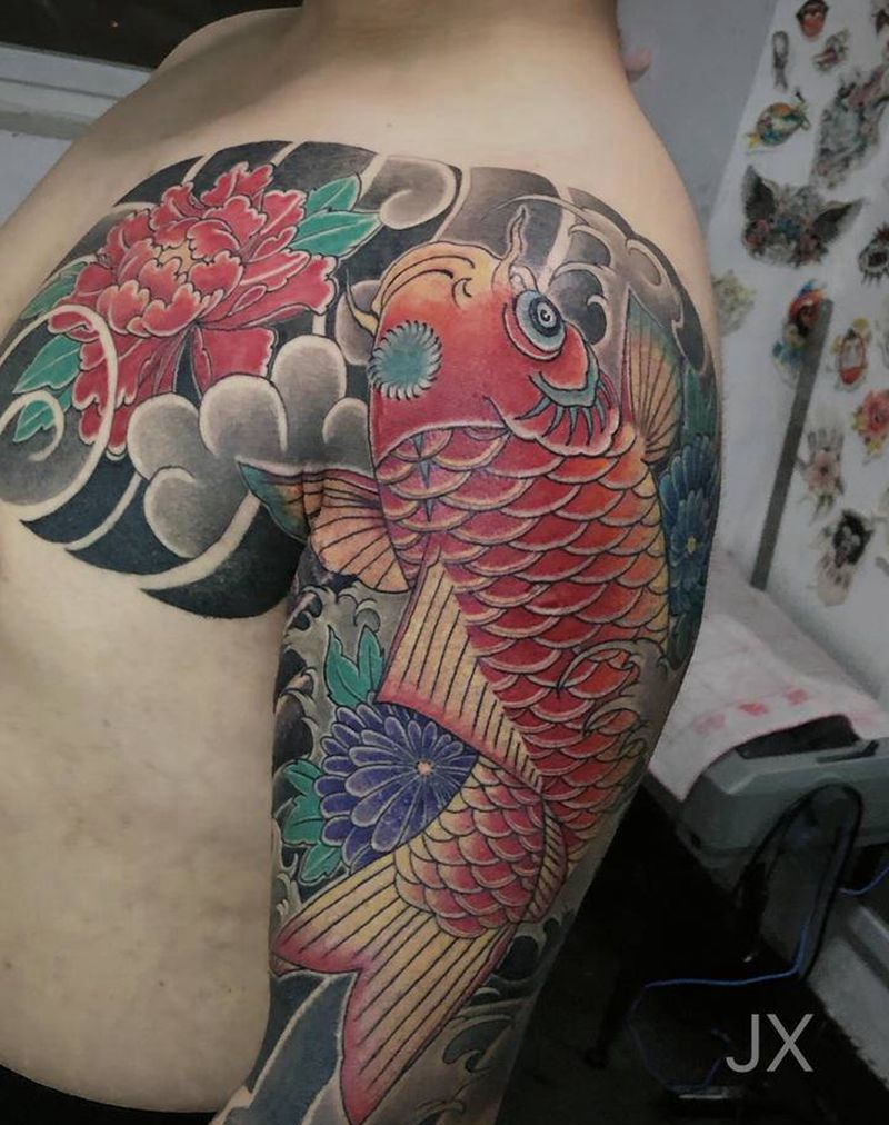 半甲鲤鱼纹身图片_手臂老传统纹身图案