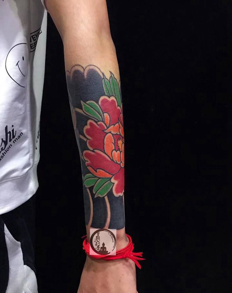 老传统牡丹纹身图片_手臂老传统牡丹纹身图案