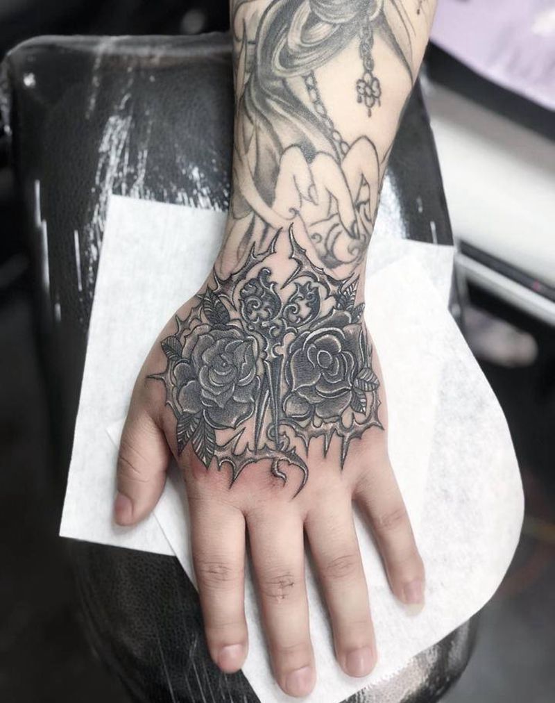 修改花 剪刀纹身图片_手部纹身图案