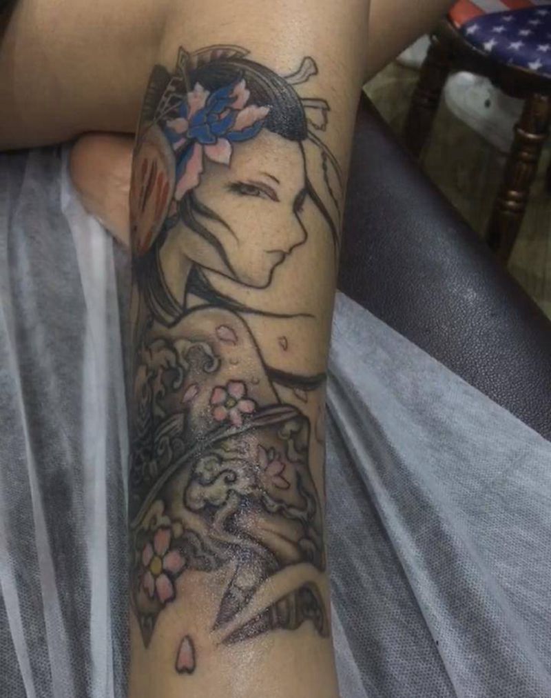 艺伎纹身图片_腿部新传统纹身图案