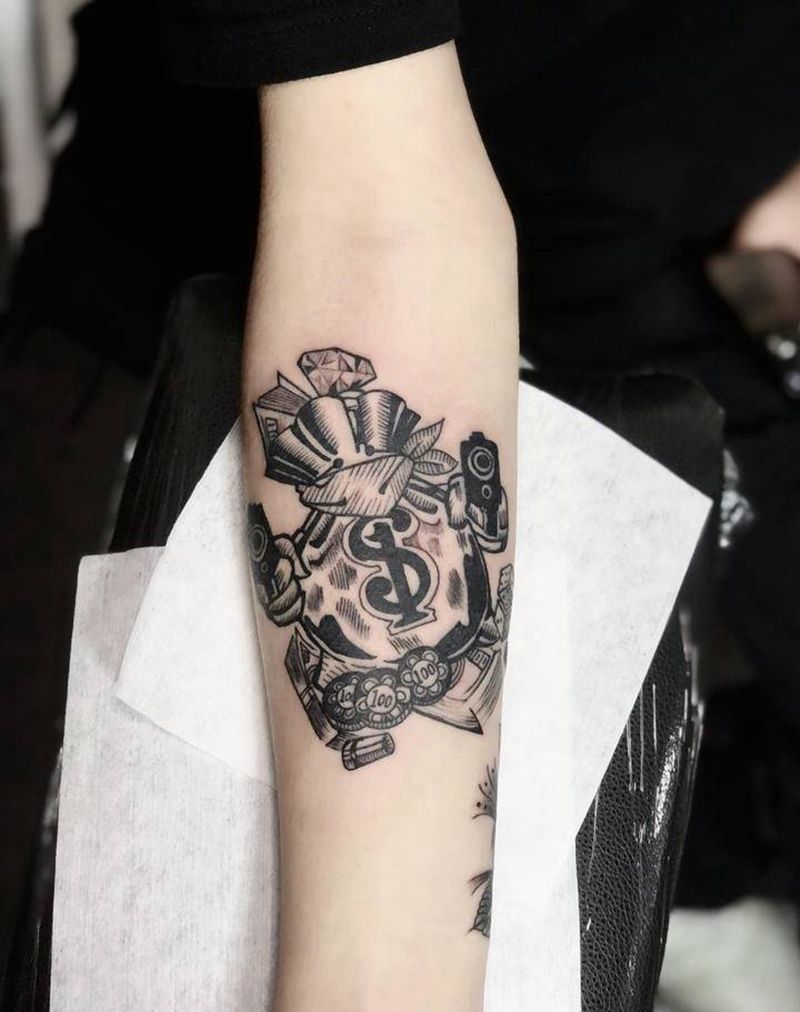 钱袋子纹身图片_手臂纹身图案