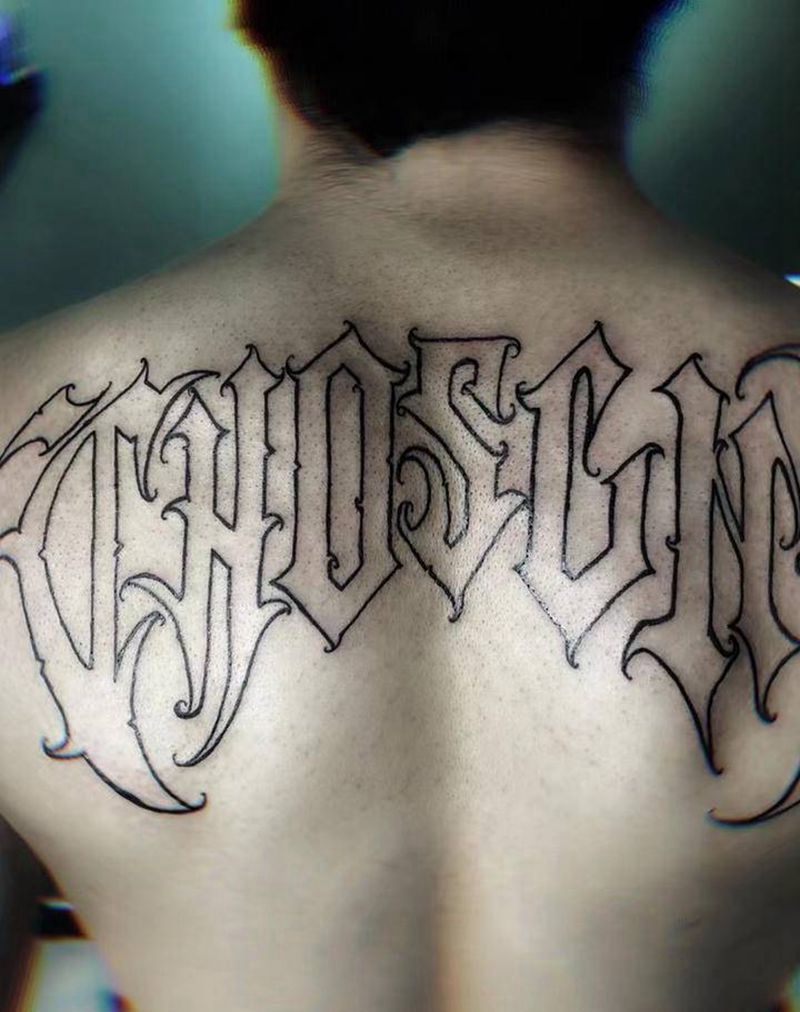 .纹身图片_背部花体字纹身图案