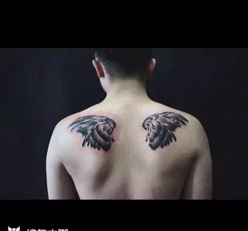翅膀纹身图片