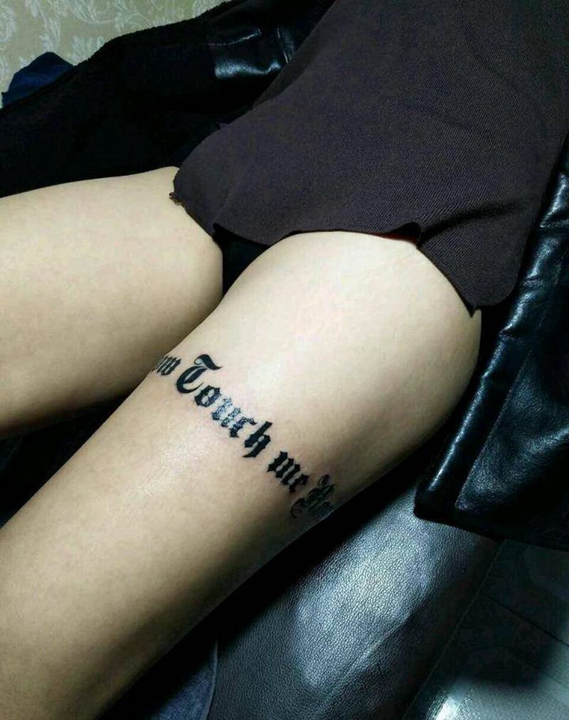 蕾丝哥特字，花体字。纹身图片