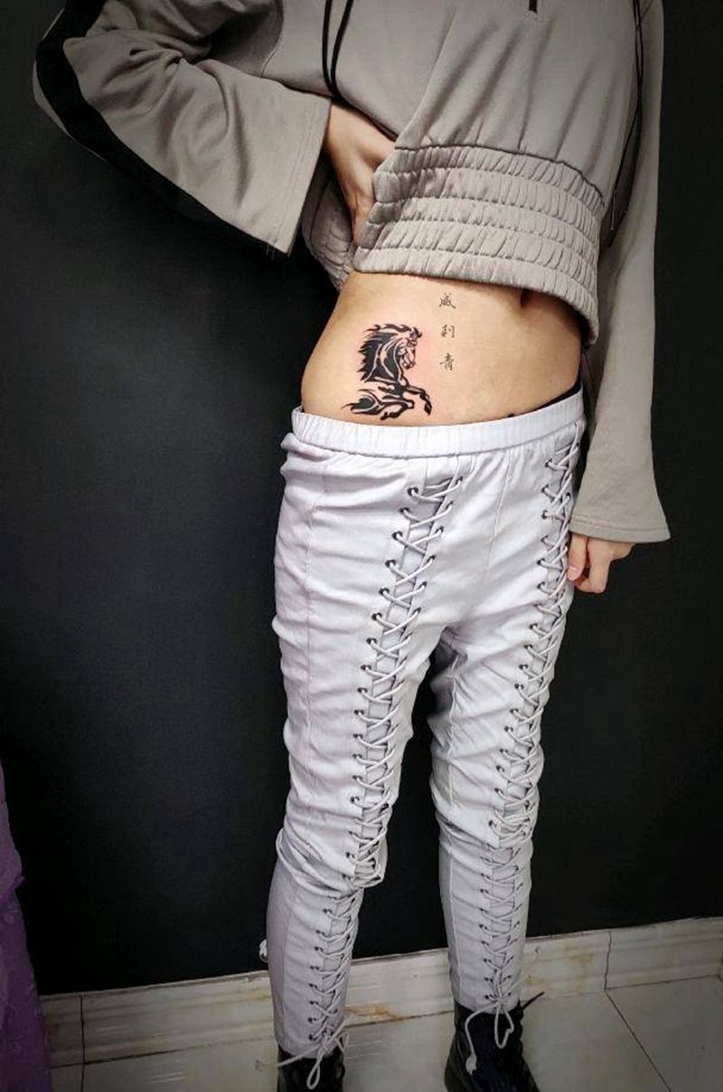 马图腾纹身图片