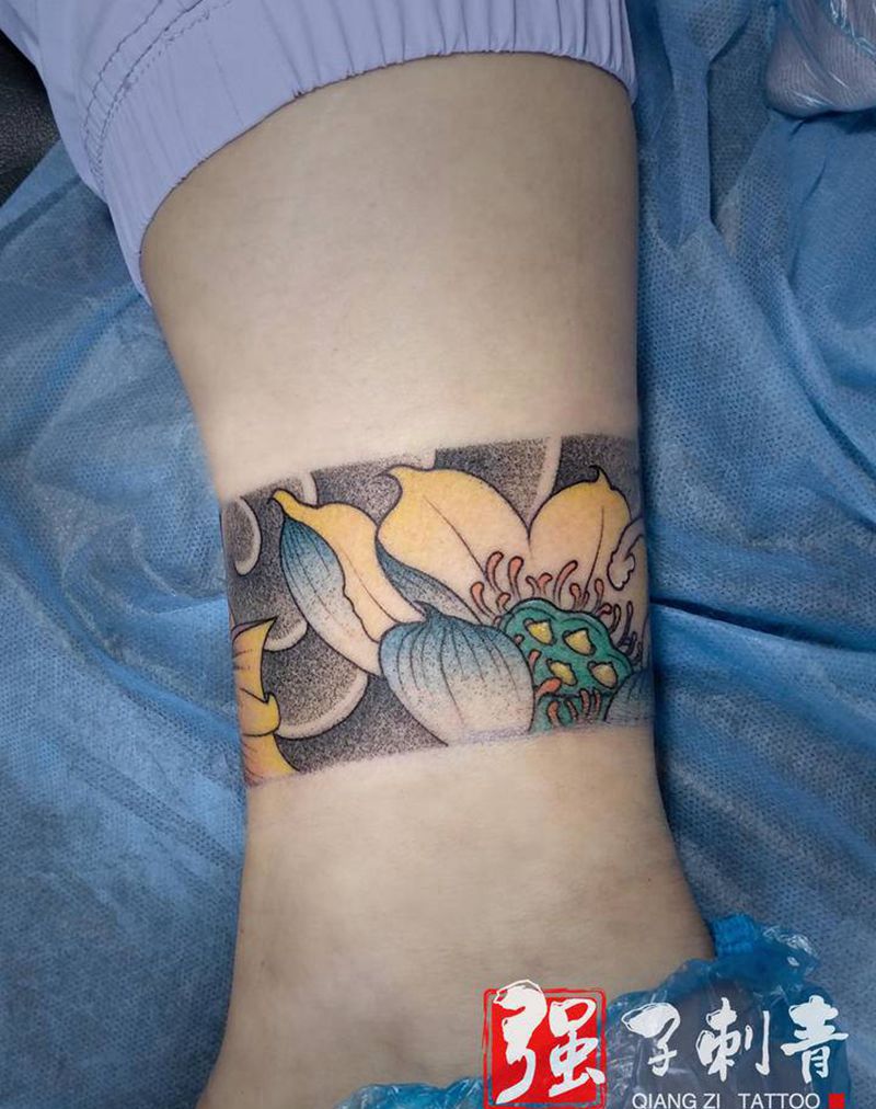 鲤鱼荷花腿环纹身图片_腿部老传统纹身图案
