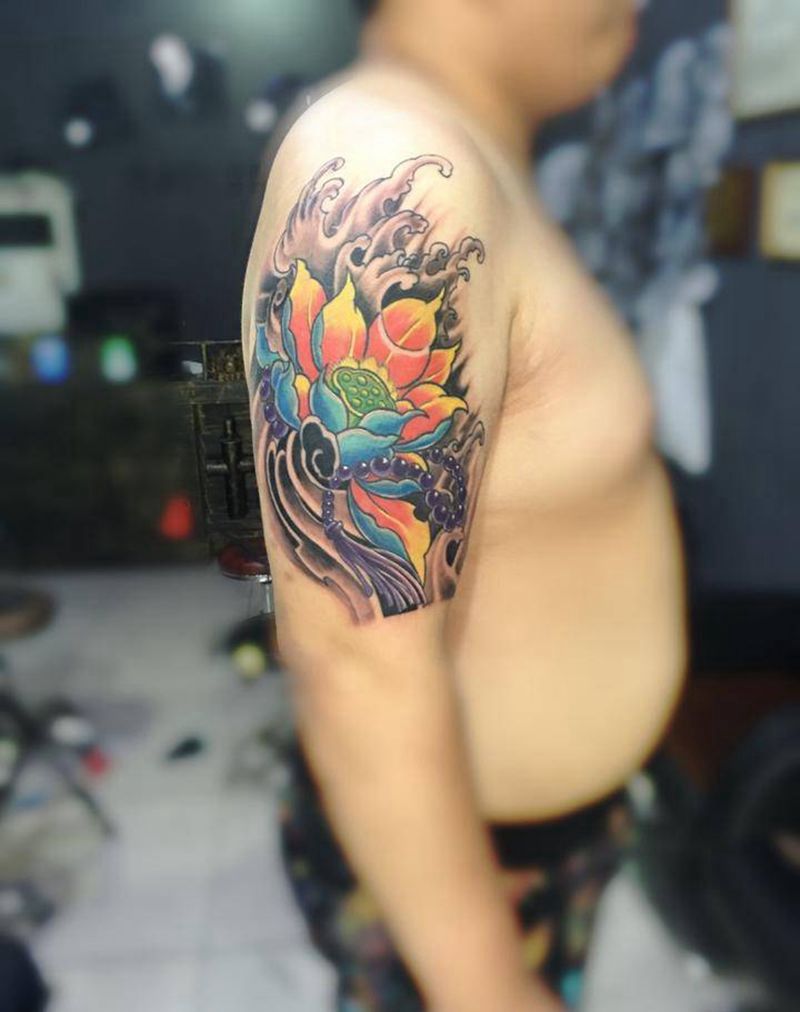 重彩荷花纹身图片_成品手臂传统纹身图案