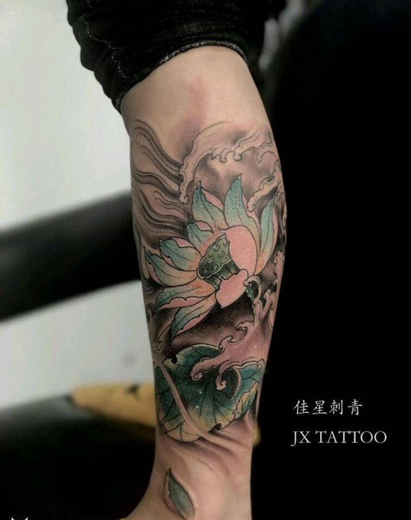小腿莲花纹身图片