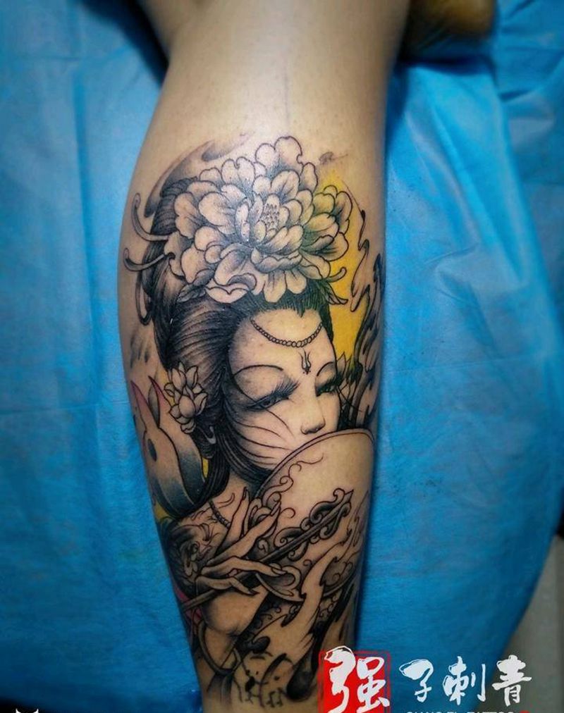小腿外侧艺伎纹身图片_腿部新传统艺伎纹身图案