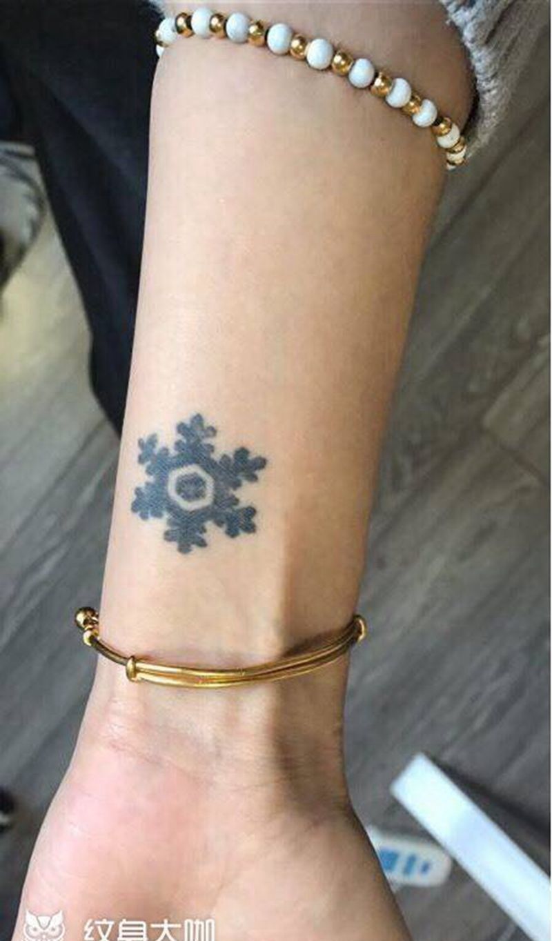 雪花修改纹身图片