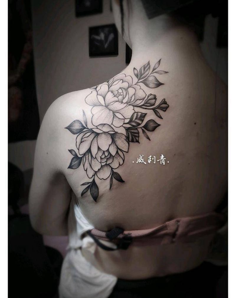 素花胎记遮盖纹身图片_背部点刺肩胛胎记遮盖素花纹身图案