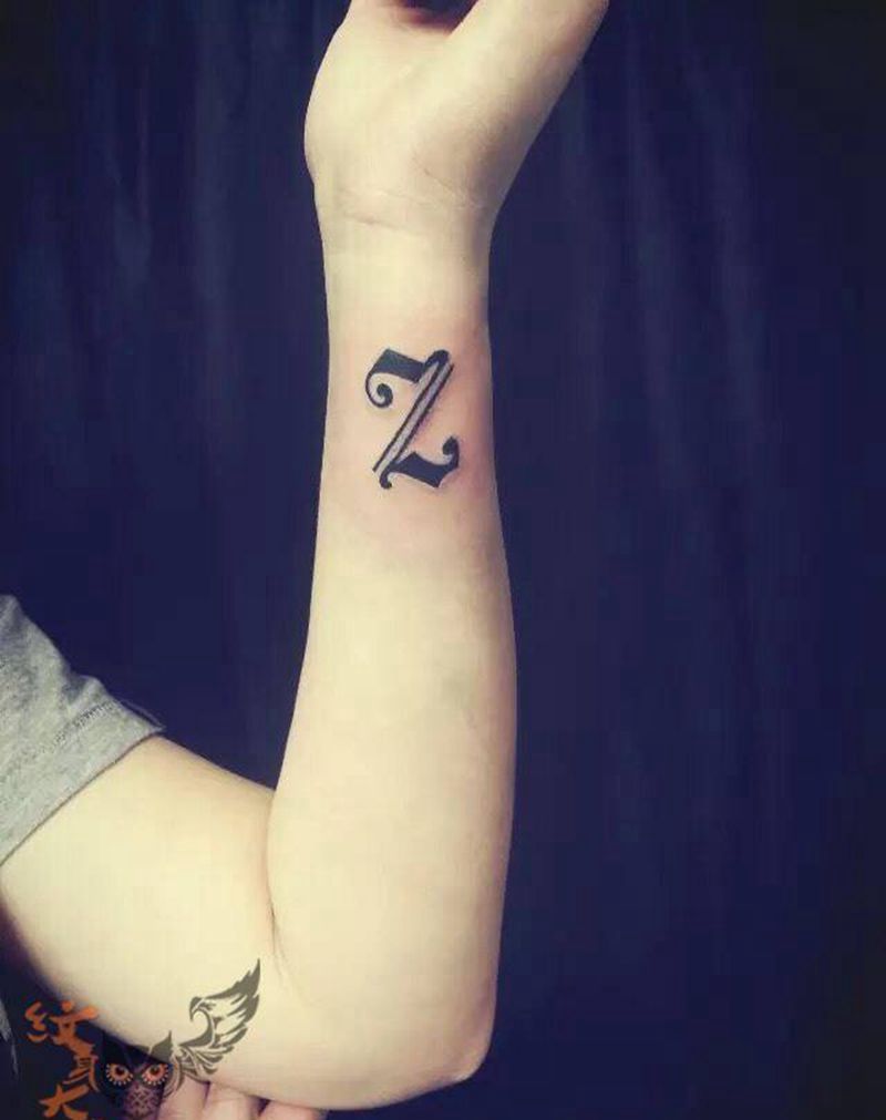 字母纹身图片