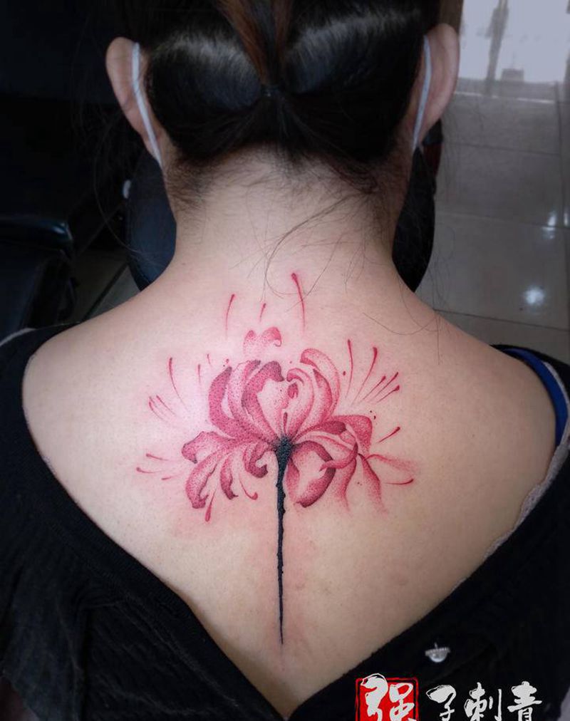 彼岸花纹身图片_背部水彩纹身图案