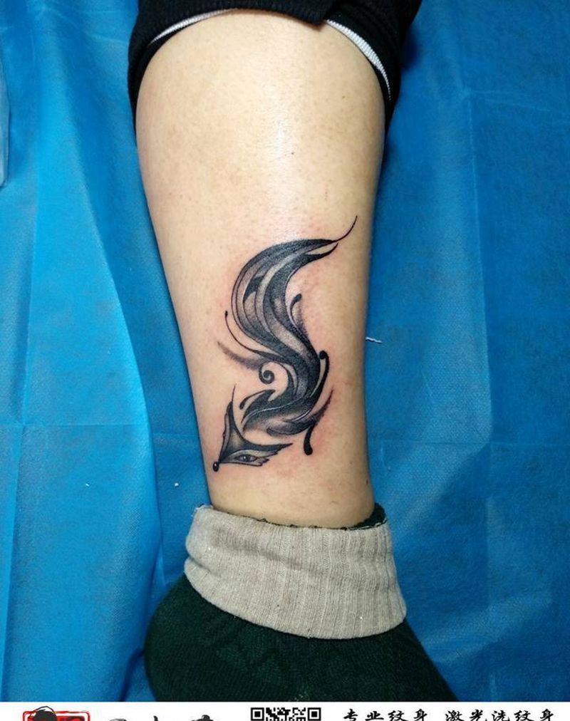 脚踝黑灰小狐狸纹身图片_腿部新传统纹身图案