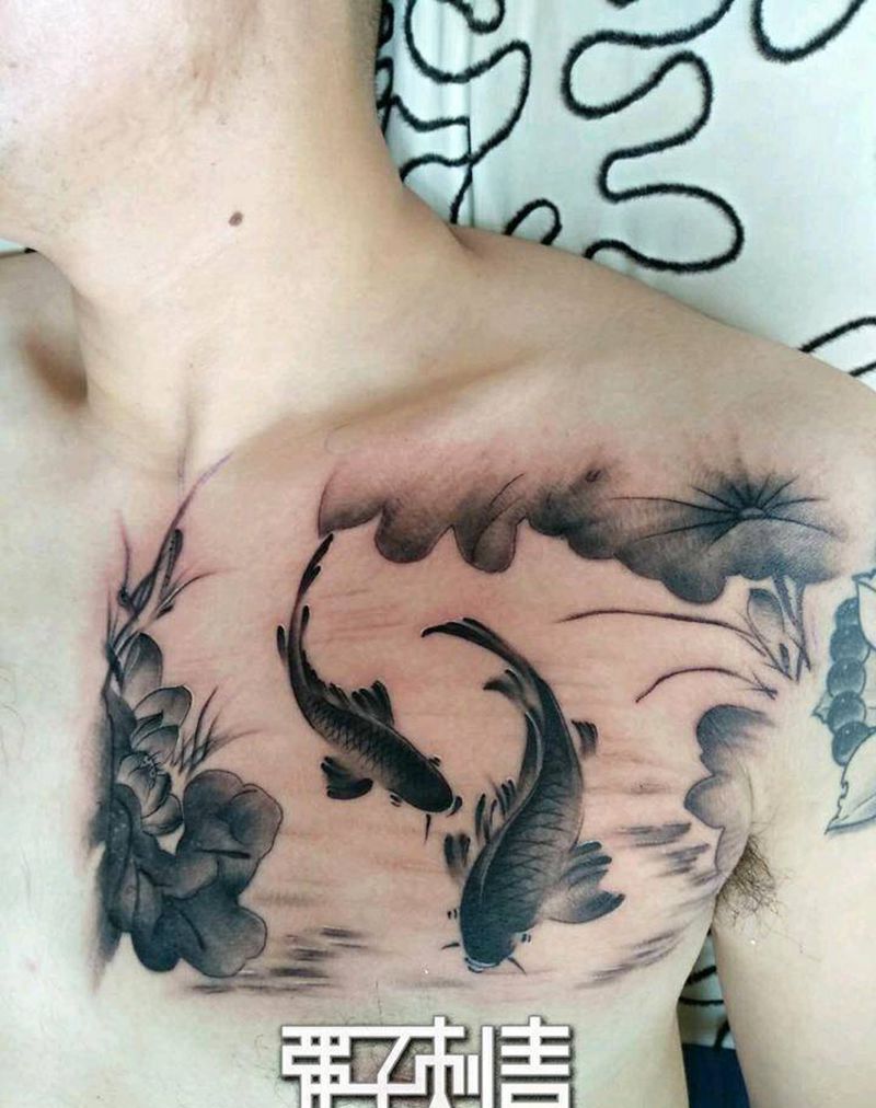 水墨《如鱼得水》纹身图片_胸部水墨纹身图案