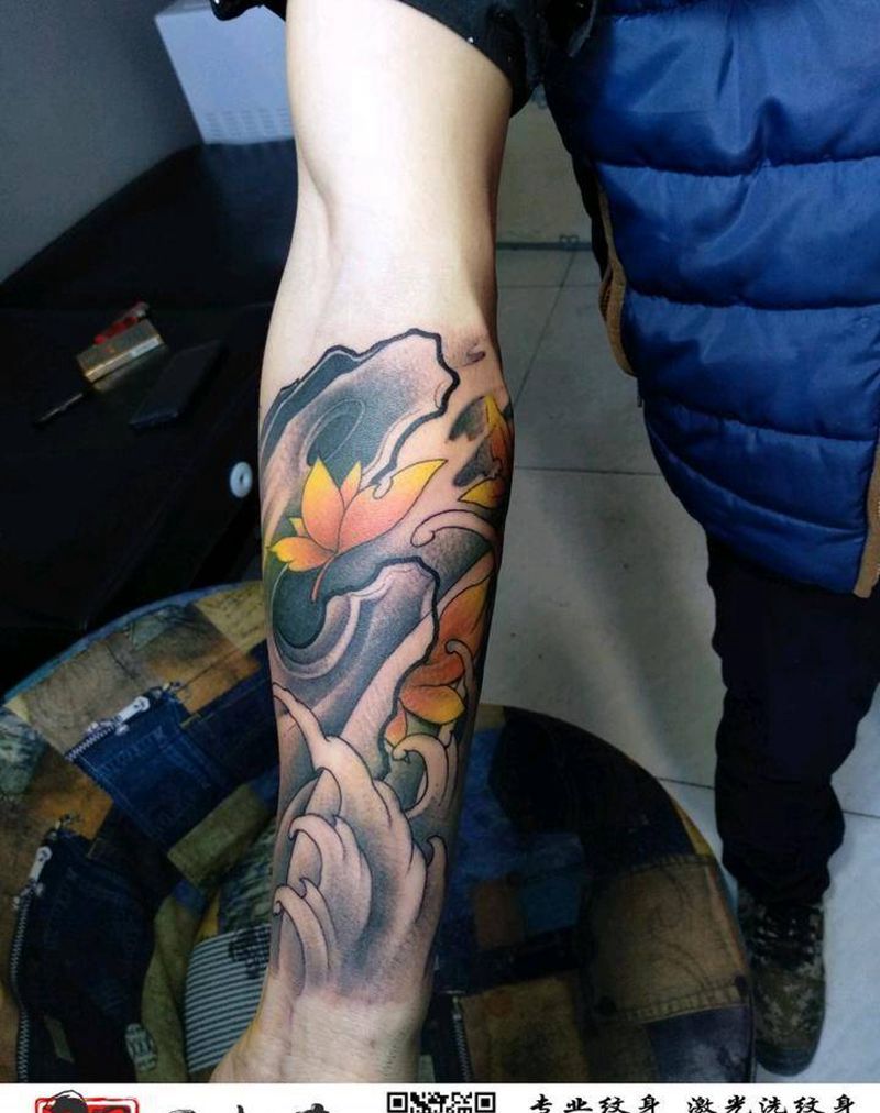 山石水浪包小臂纹身图片_手臂新传统纹身图案