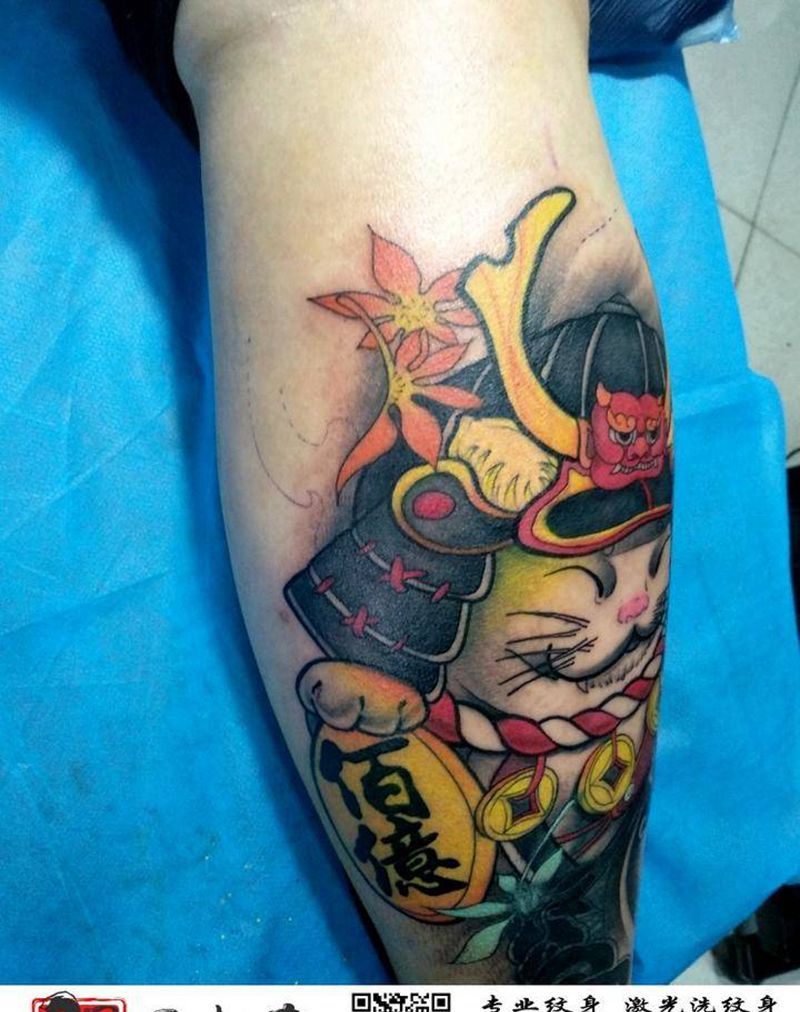 招财猫纹身图片_腿部New School纹身图案