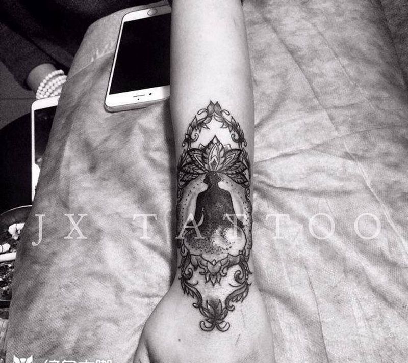 信佛的菇凉纹身图片